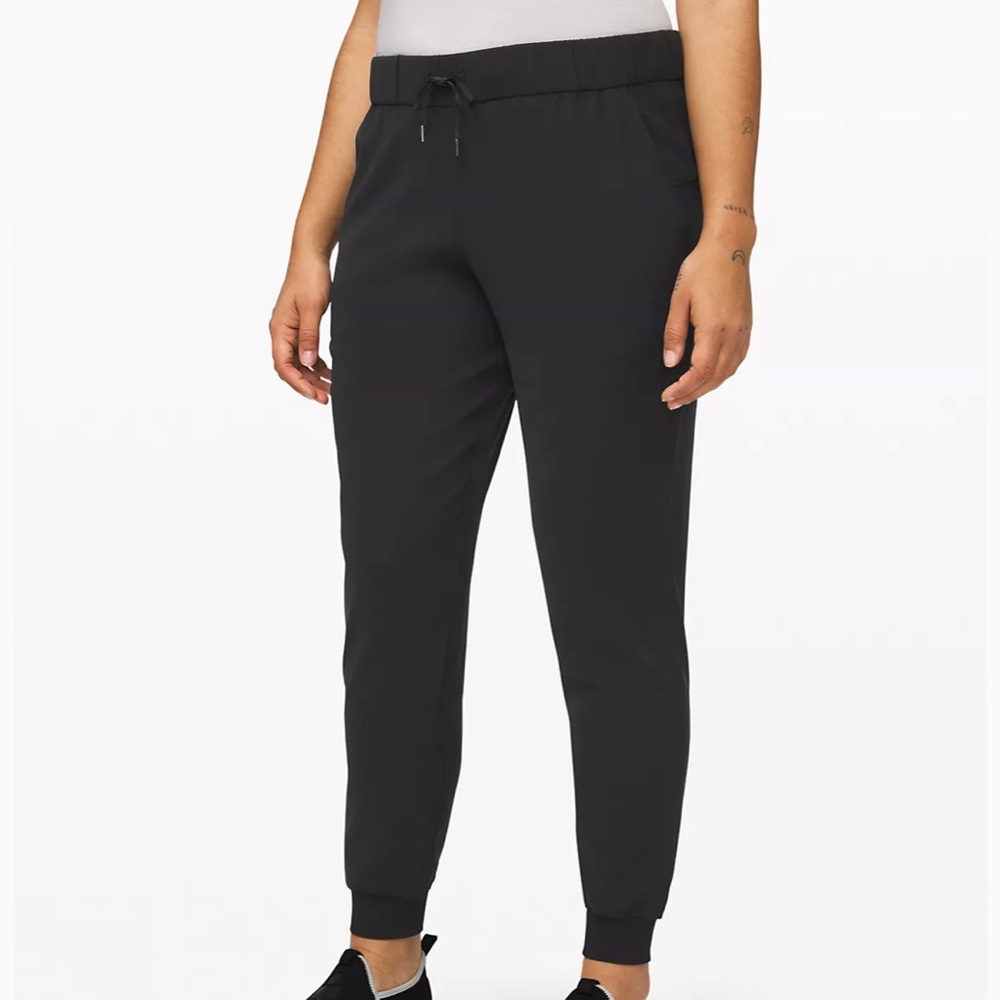 Lululemon size 6 on the fly jogger 28” woven
